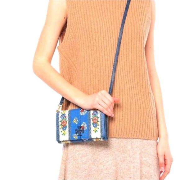 TORY BURCH
MCGRAW SMALL PEBBLED LEATHER - Picture 7 of 7